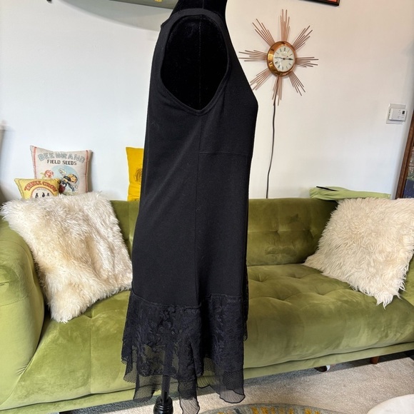 Pretty Angel Black linen-blend knit layered hem shift dress - Picture 7 of 10